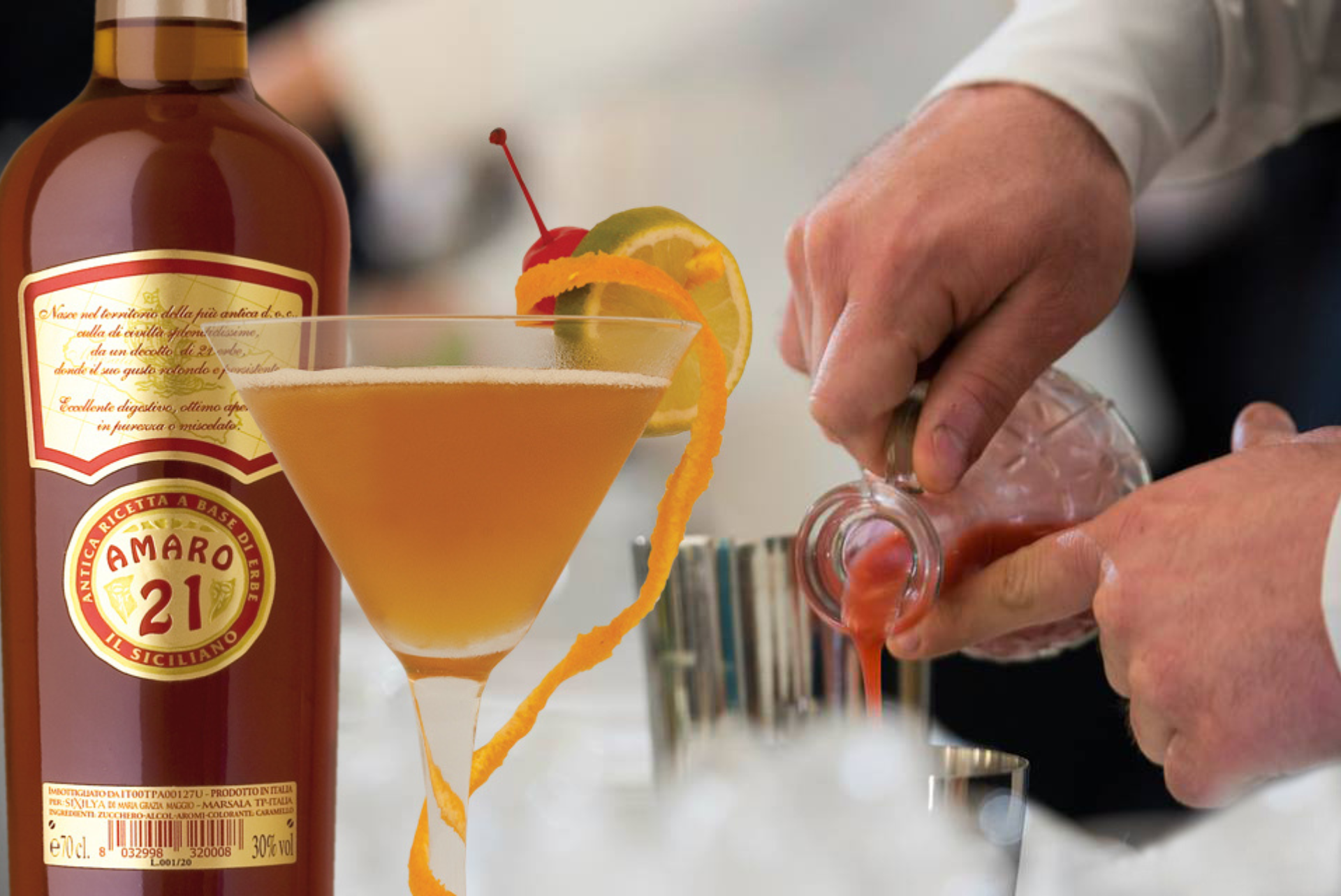 bottiglia di amaro siciliano e un cocktail